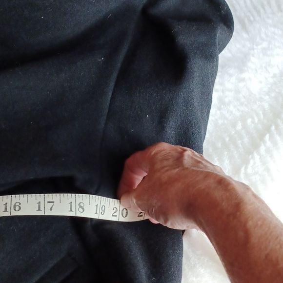 INTERNATIONAL SCENE Vintage  Made In Hungary 100%  Wool Black Trench Coat 9/10 - Picture 7 of 15